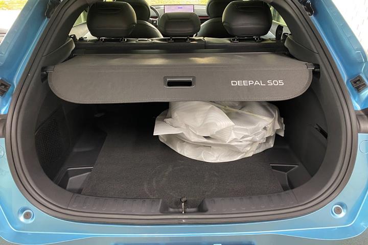 Blå Changan Deepal S05 fra 2026