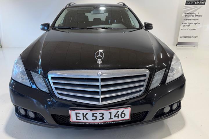 Sort Mercedes E220 fra 2011