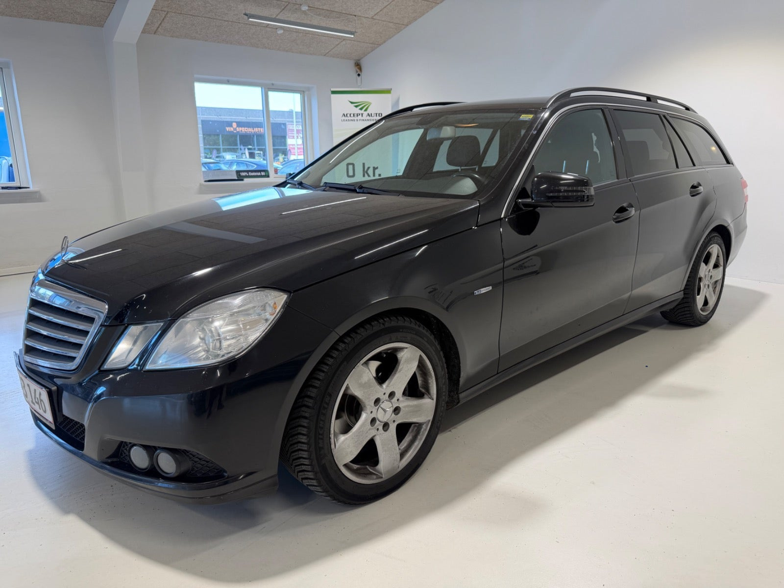 Sort Mercedes E220 fra 2011
