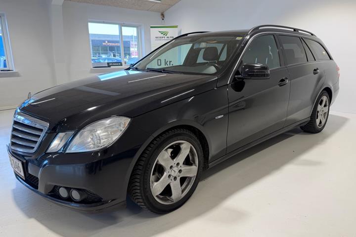 Sort Mercedes E220 fra 2011
