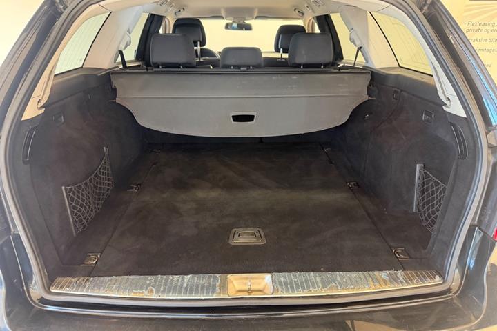 Sort Mercedes E220 fra 2011