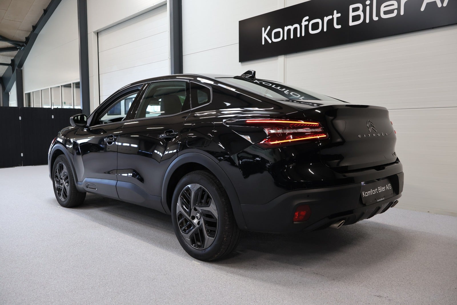 Sort Citroën C4 X fra 2024