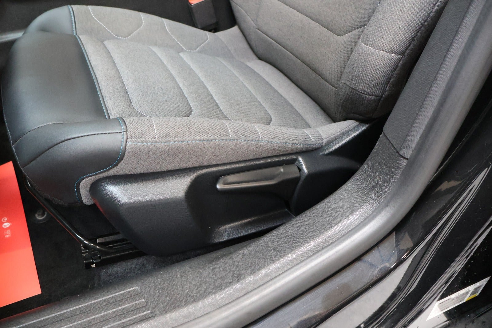 Sort Citroën C4 X fra 2024