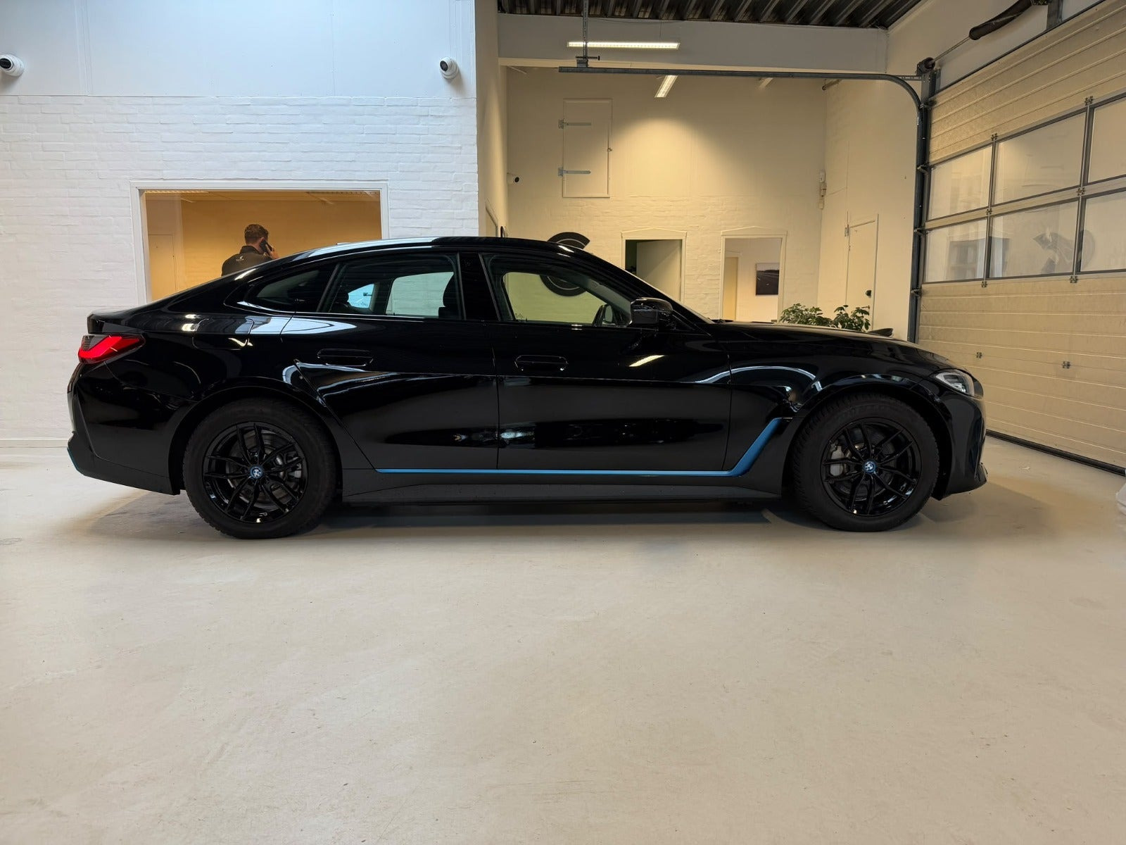 Sort BMW i4 fra 2023