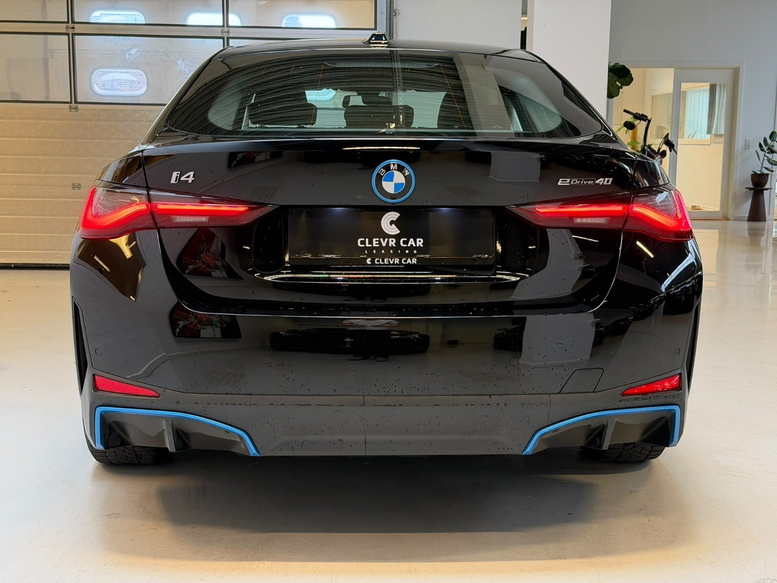 Sort BMW i4 fra 2023