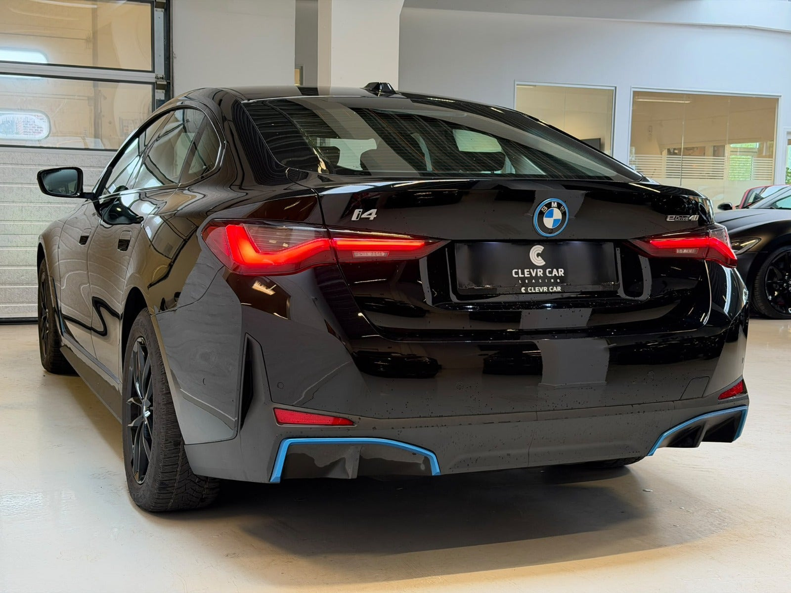 Sort BMW i4 fra 2023