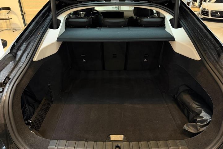 Sort BMW i4 fra 2023