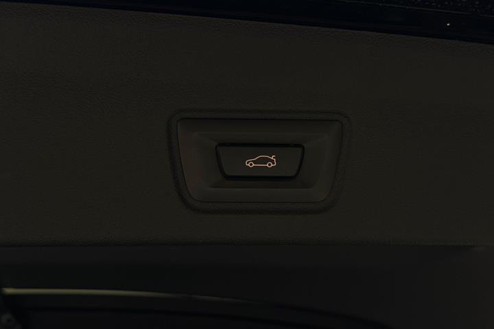 Sort BMW i4 fra 2023