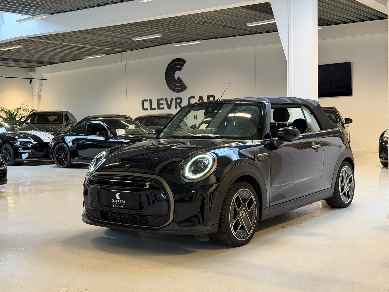 Sort Mini Cooper SE fra 2023