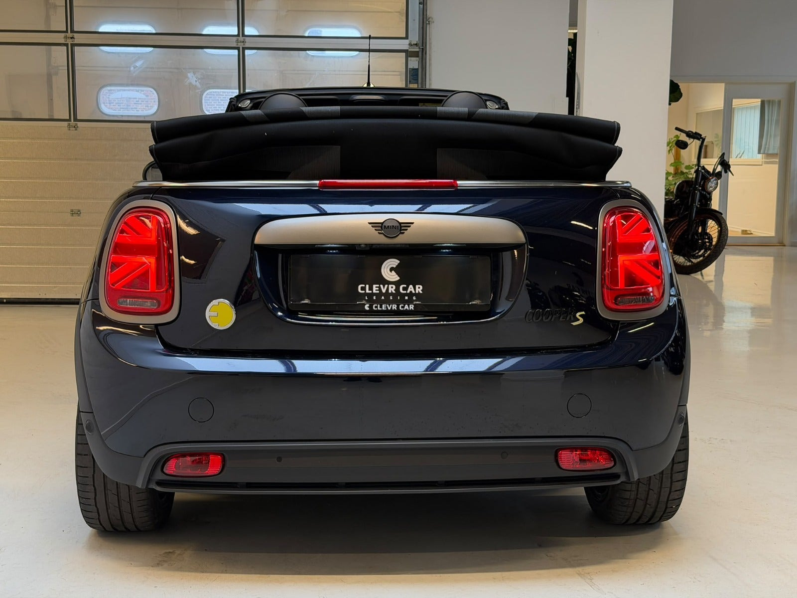 Sort Mini Cooper SE fra 2023
