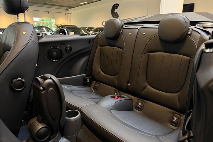 Sort Mini Cooper SE fra 2023
