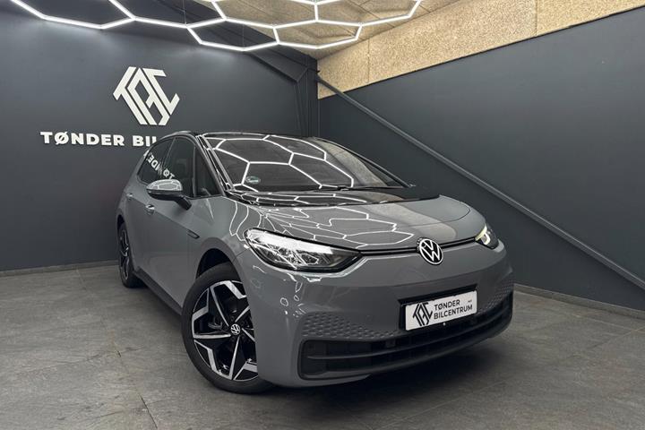 Grå VW ID.3 fra 2022 set udefra