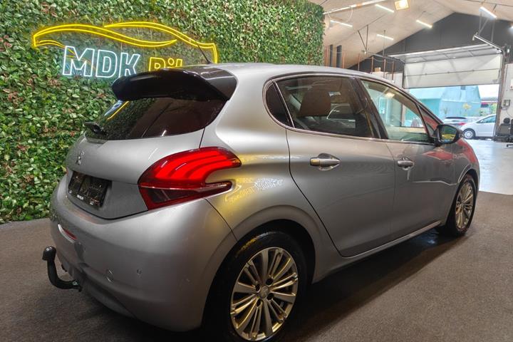 undefined Peugeot 208 fra 2019