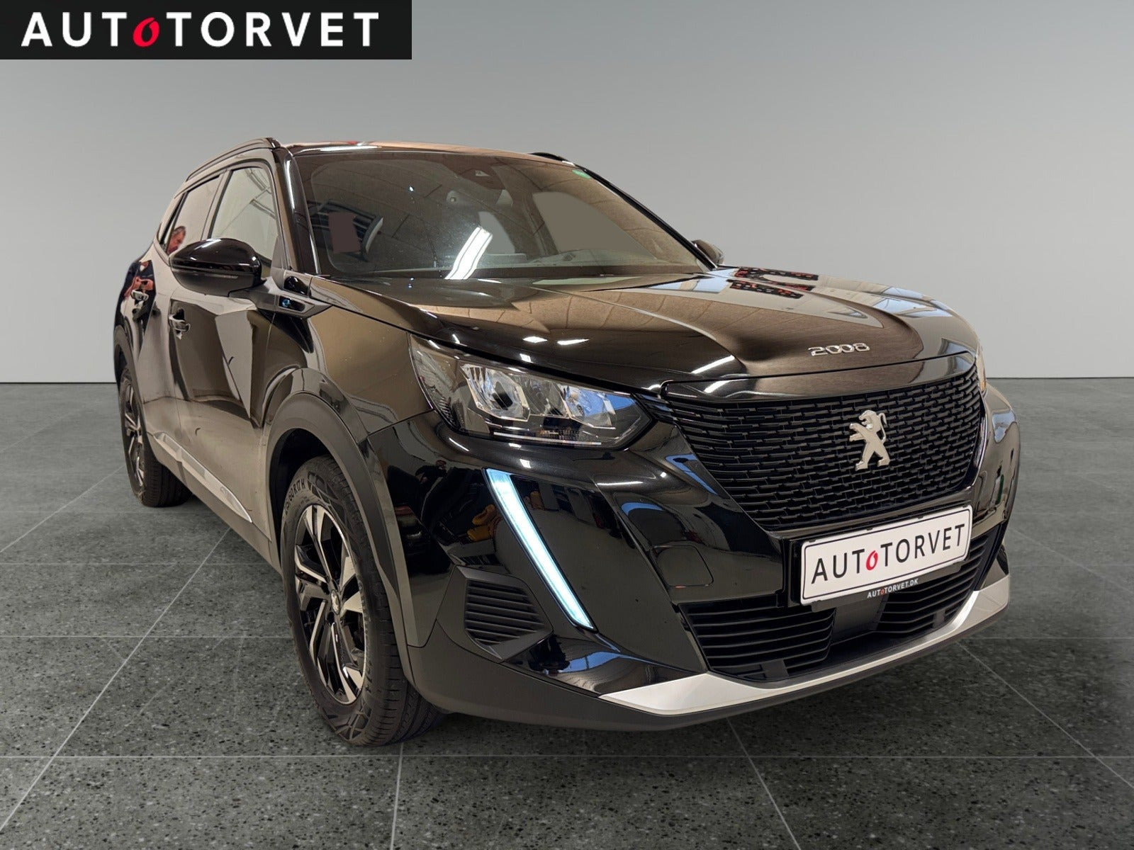 Sort Peugeot e-2008 fra 2023