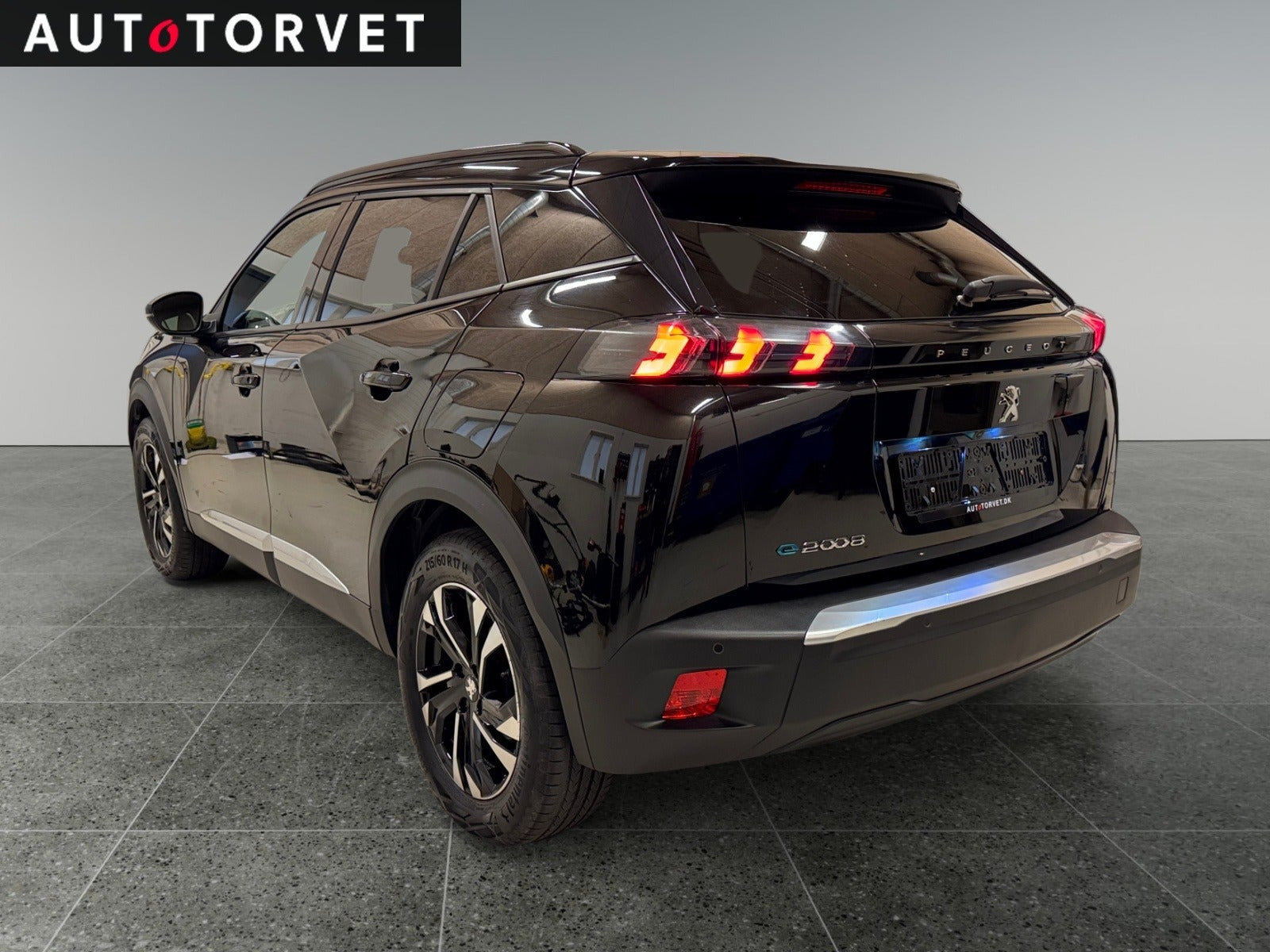 Sort Peugeot e-2008 fra 2023