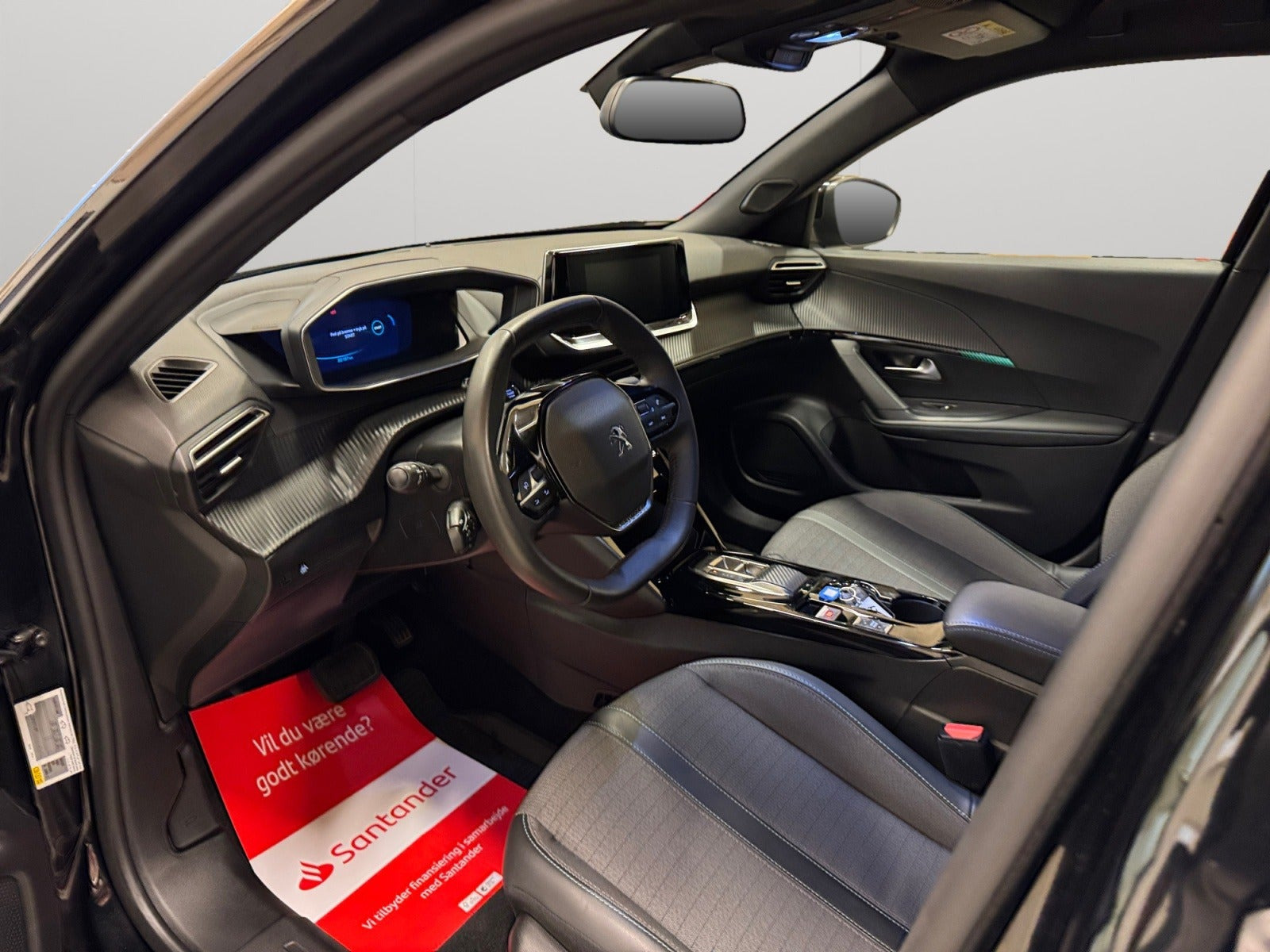 Sort Peugeot e-2008 fra 2023