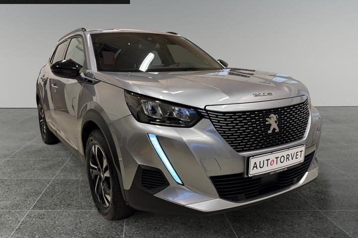 Sølv Peugeot e-2008 fra 2023