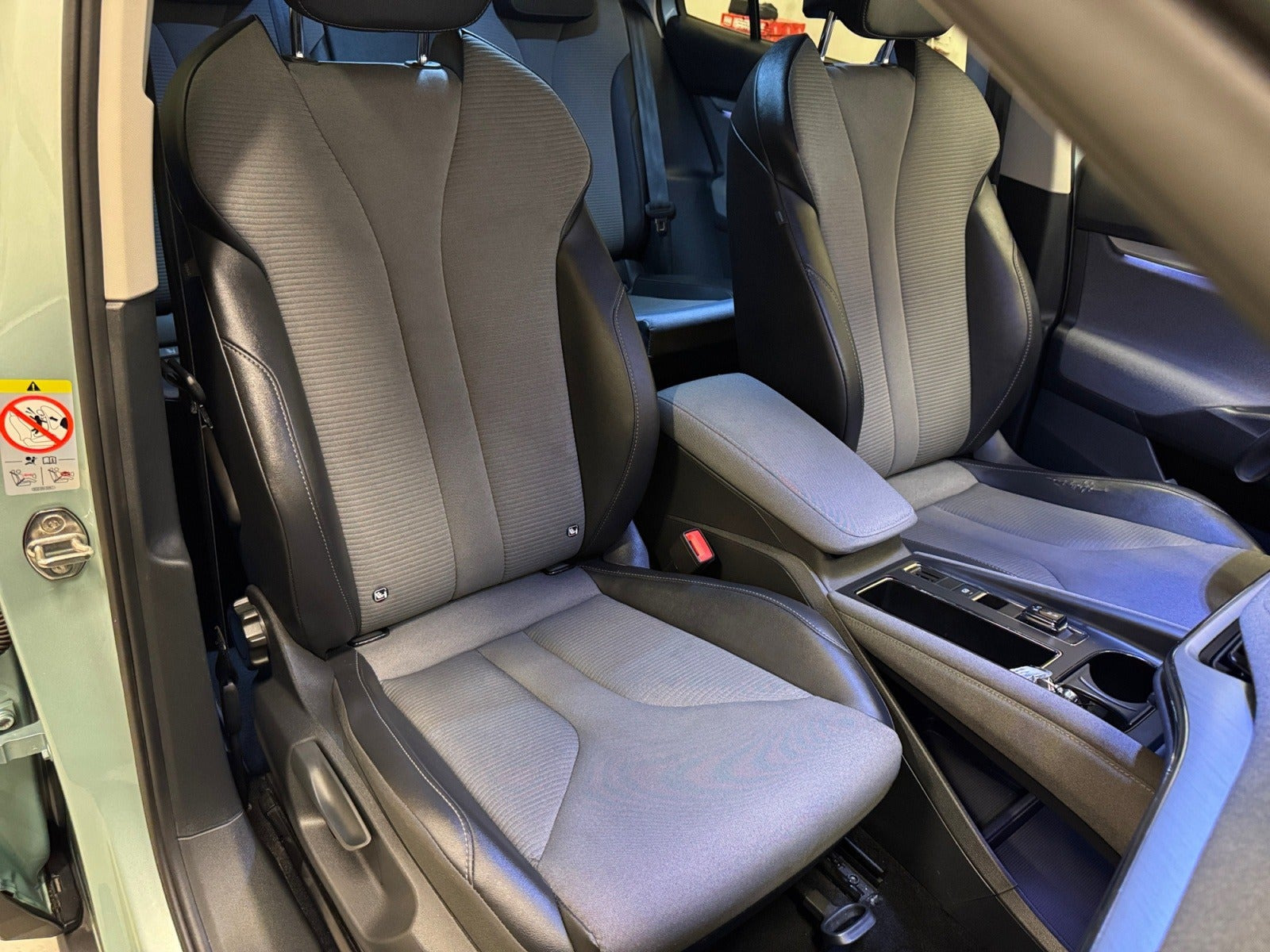 Turquoise Skoda Enyaq fra 2021
