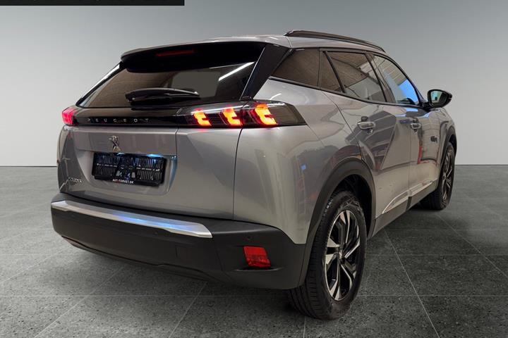 Sølv Peugeot e-2008 fra 2023