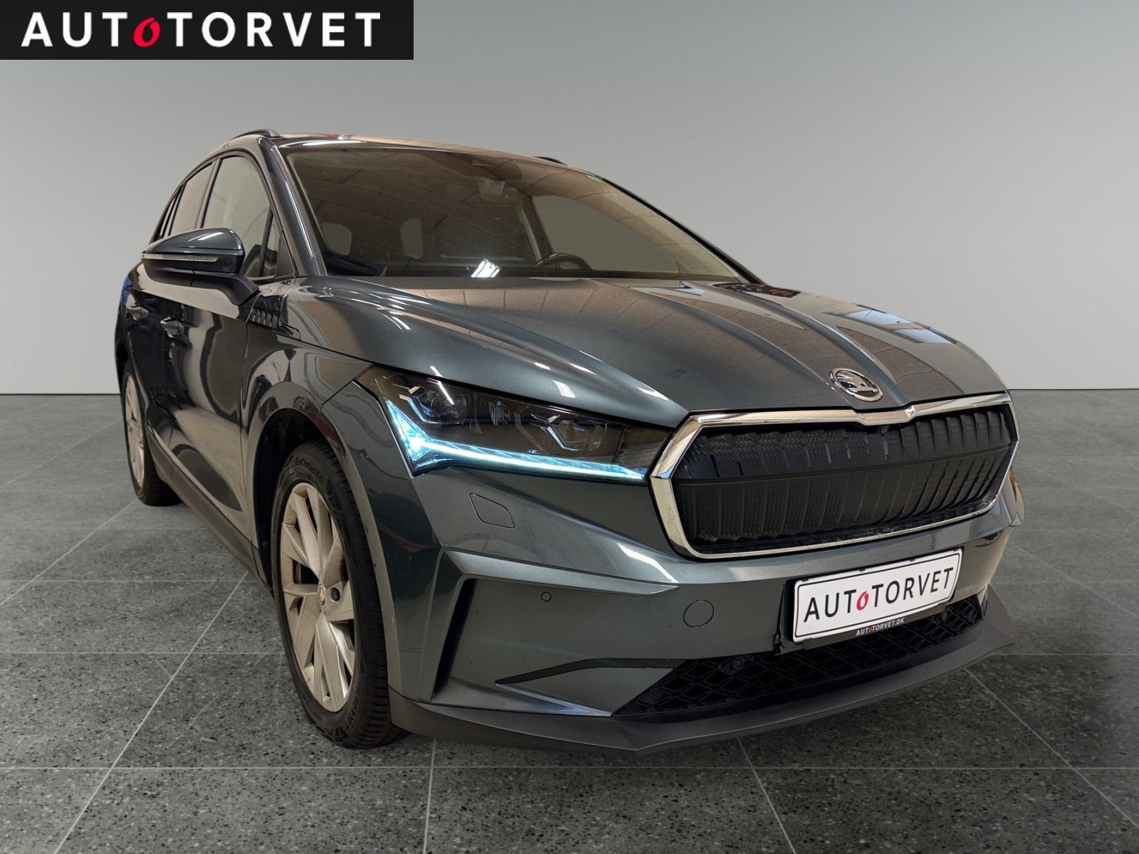 Grå Skoda Enyaq fra 2021