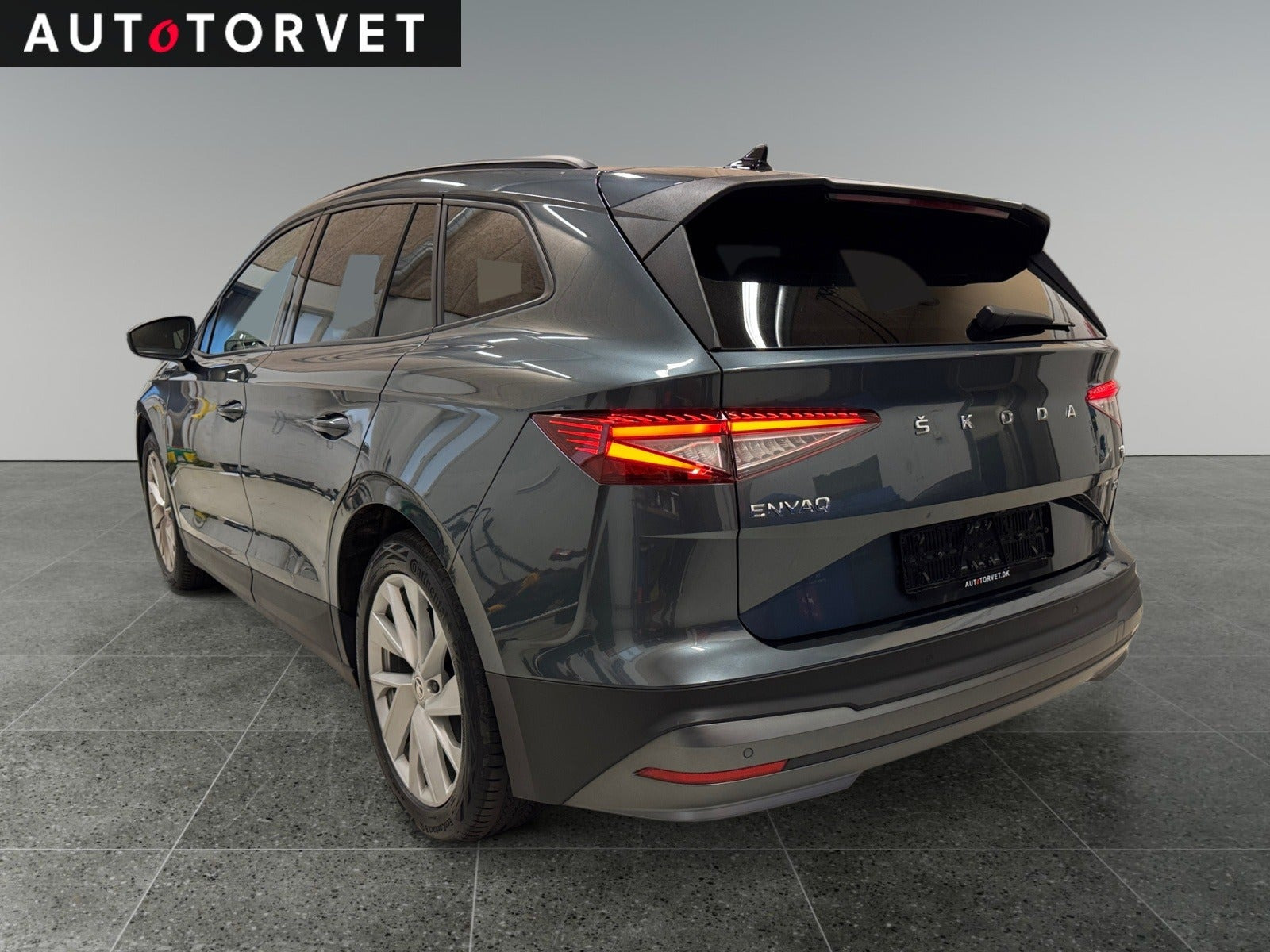 Grå Skoda Enyaq fra 2021