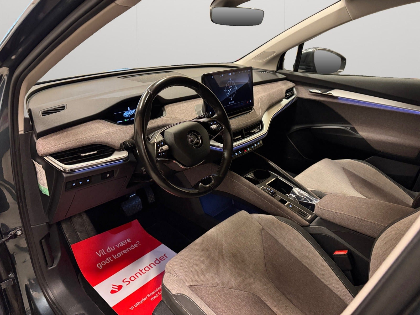 Grå Skoda Enyaq fra 2021