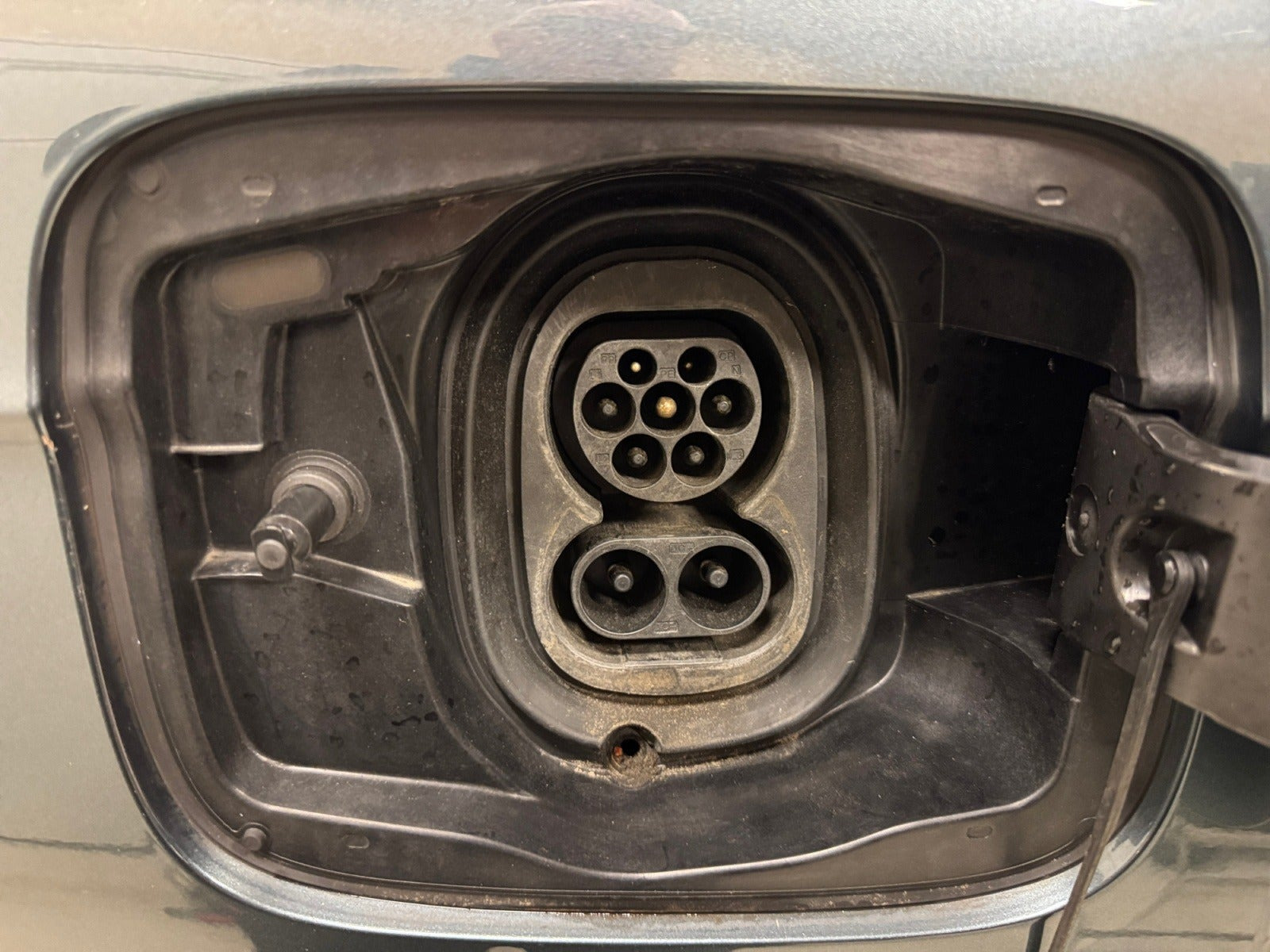 Grå Skoda Enyaq fra 2021