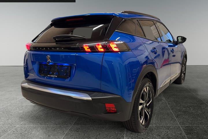 Blå Peugeot e-2008 fra 2023