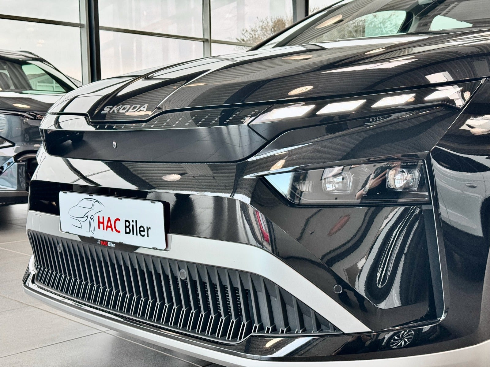 Sort Skoda Enyaq fra 2026