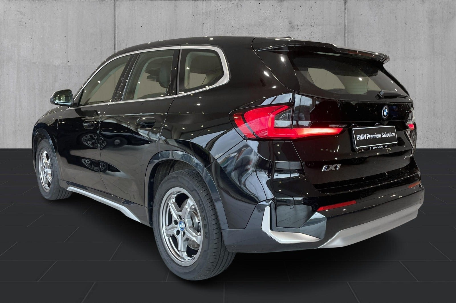 Sort BMW iX1 fra 2024