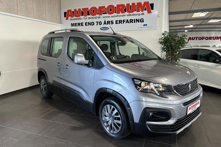 Grå Peugeot Rifter fra 2020