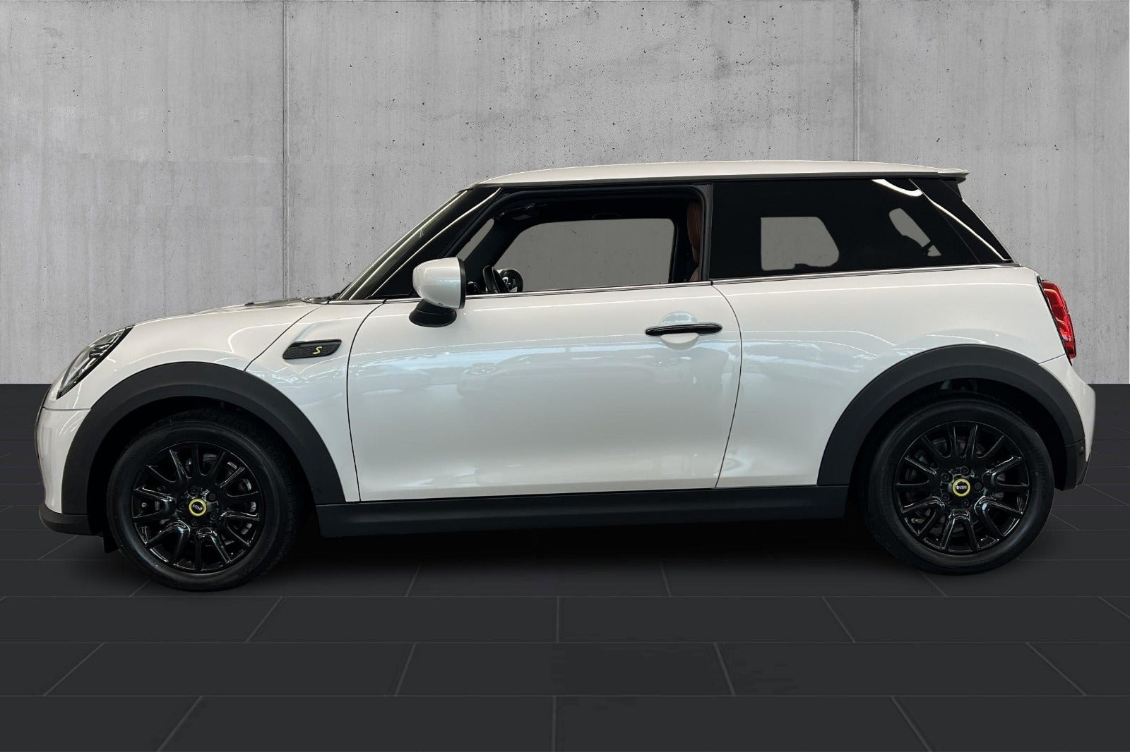 Hvid Mini Cooper SE fra 2023