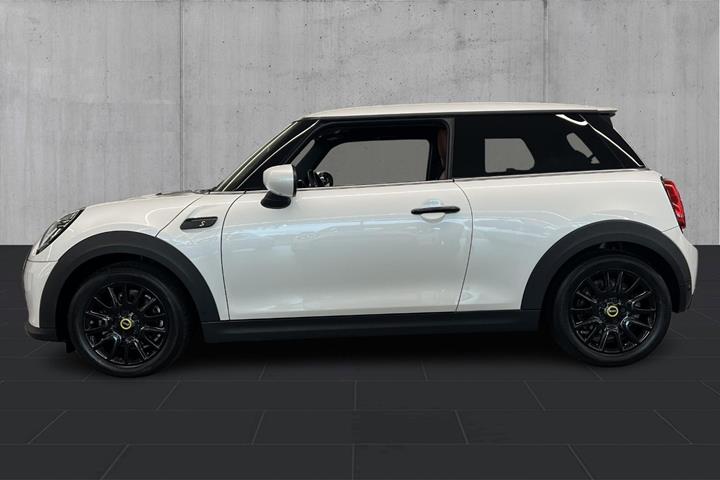Hvid Mini Cooper SE fra 2023