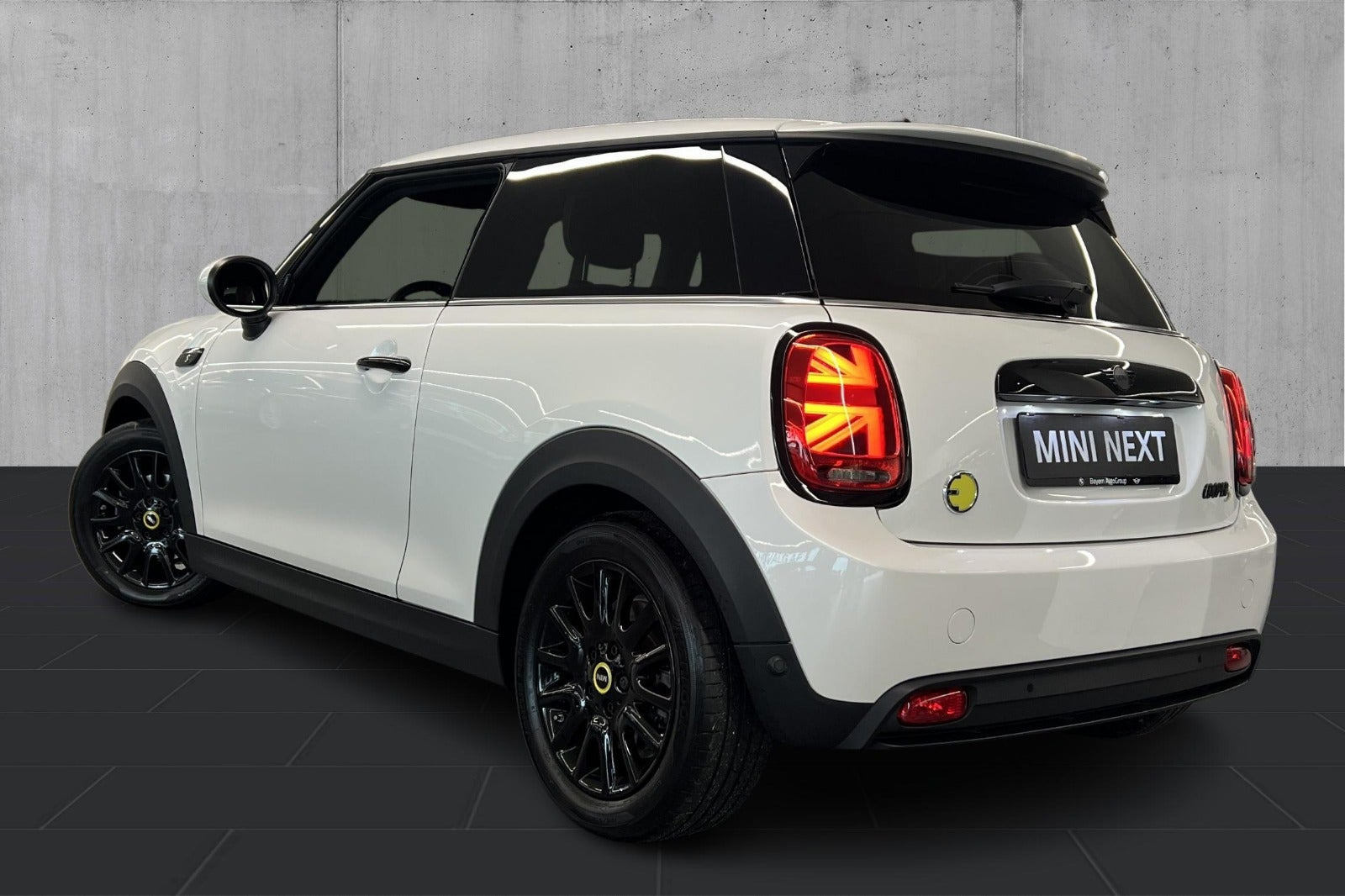 Hvid Mini Cooper SE fra 2023