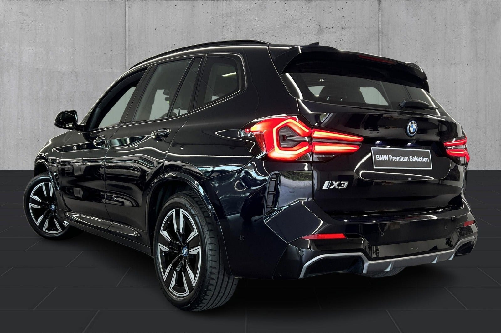 Sort BMW iX3 fra 2024