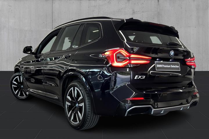 Sort BMW iX3 fra 2024