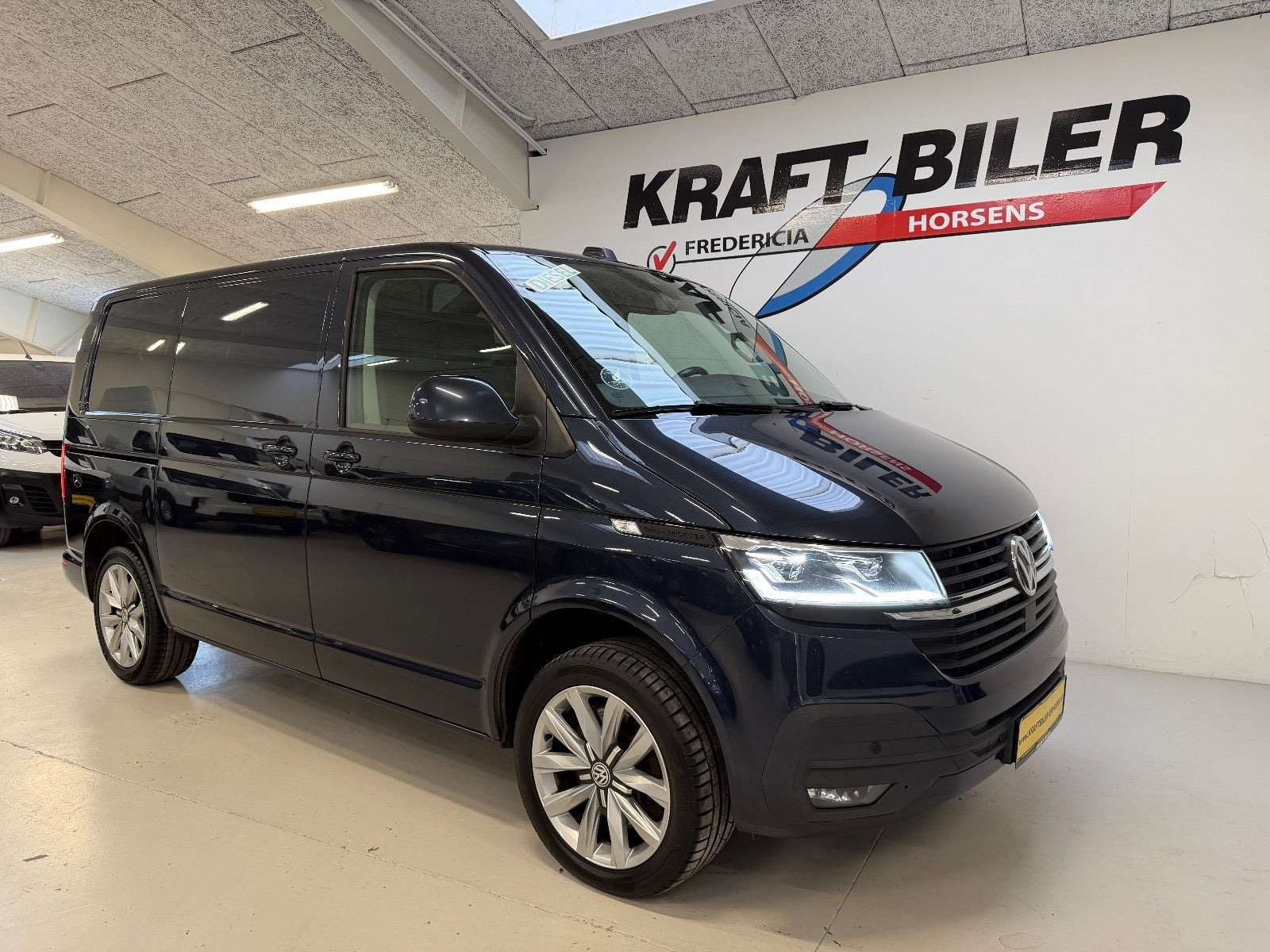 VW Transporter 2,0 TDi 199 Kassevogn DSG kort