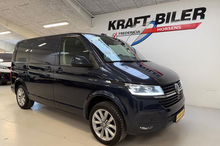 Blå VW Transporter fra 2020