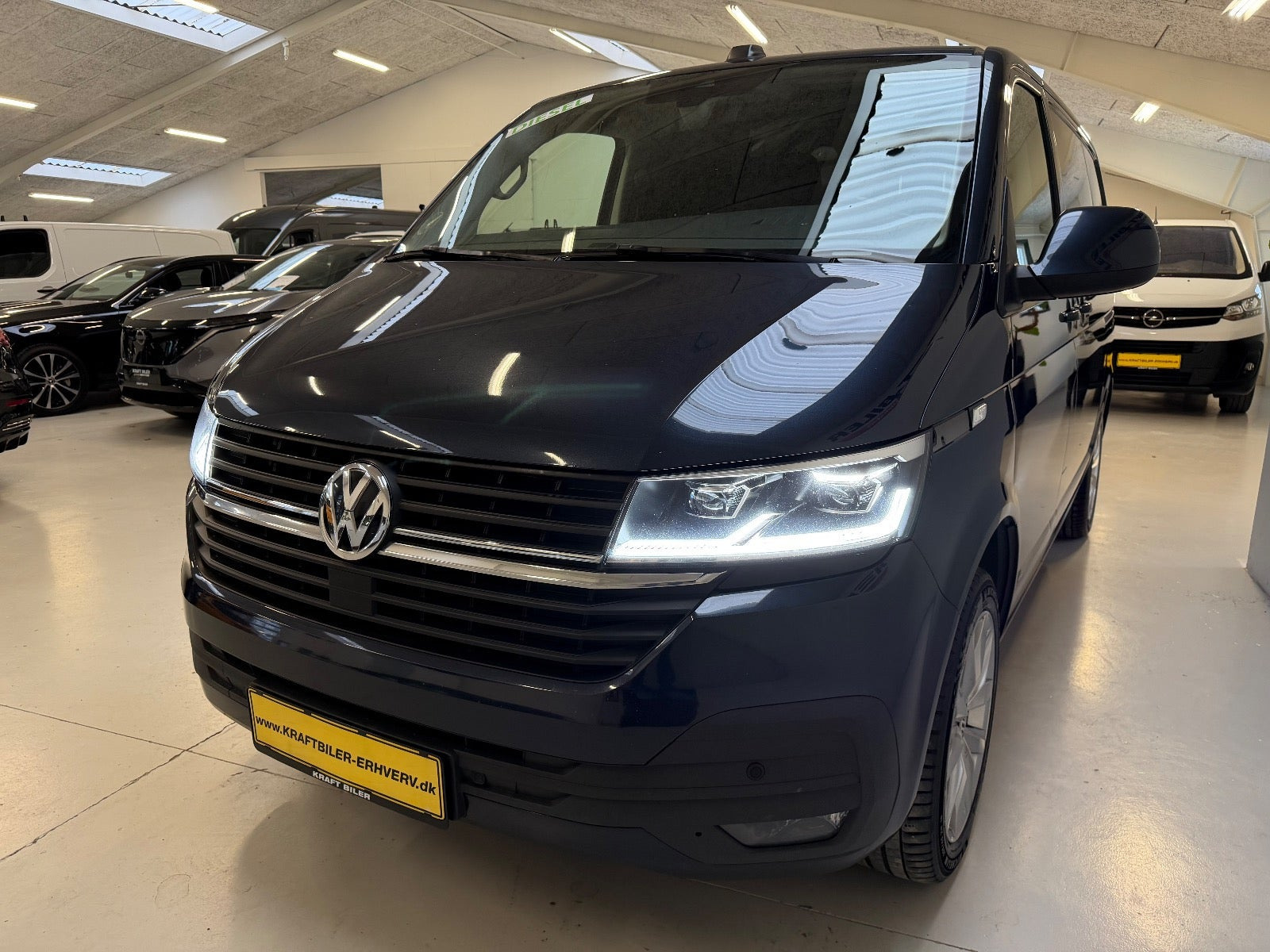 Blå VW Transporter fra 2020