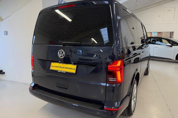 Blå VW Transporter fra 2020