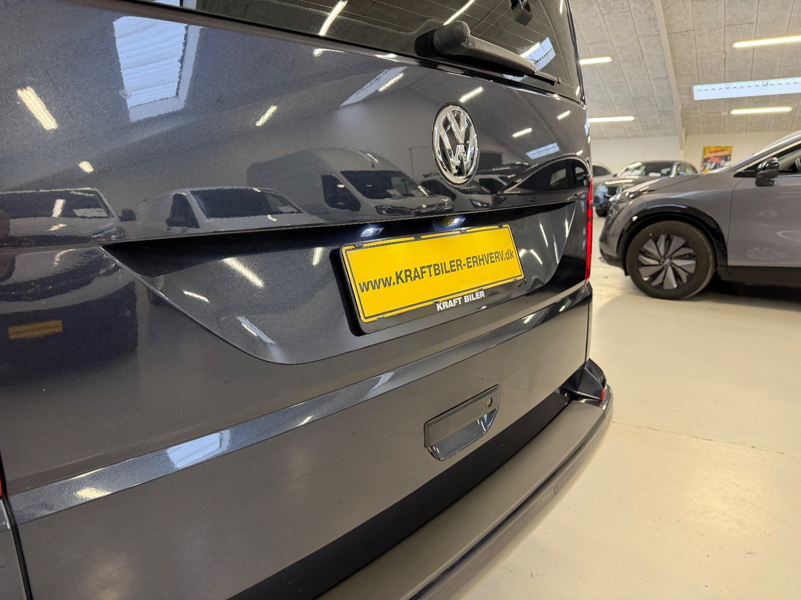 Blå VW Transporter fra 2020