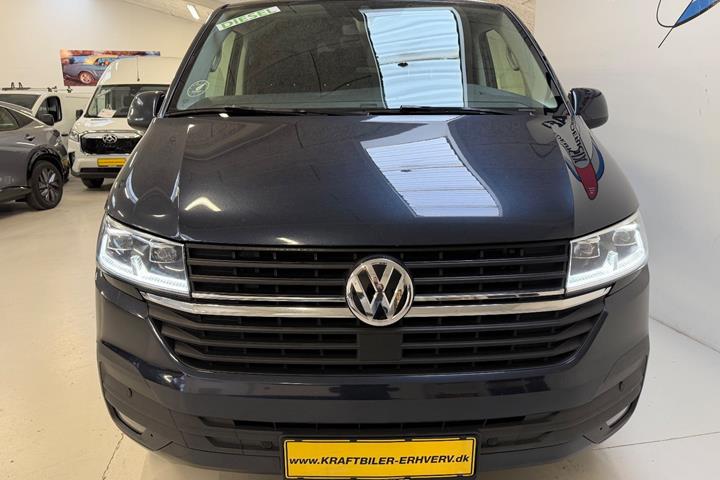 Blå VW Transporter fra 2020