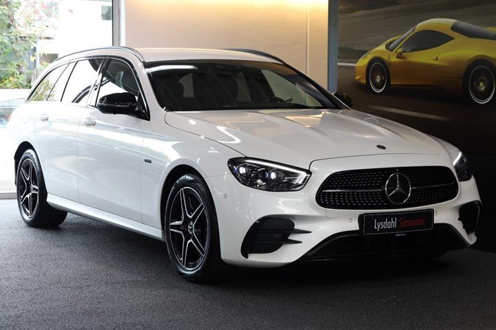 Hvid Mercedes E300 de fra 2020