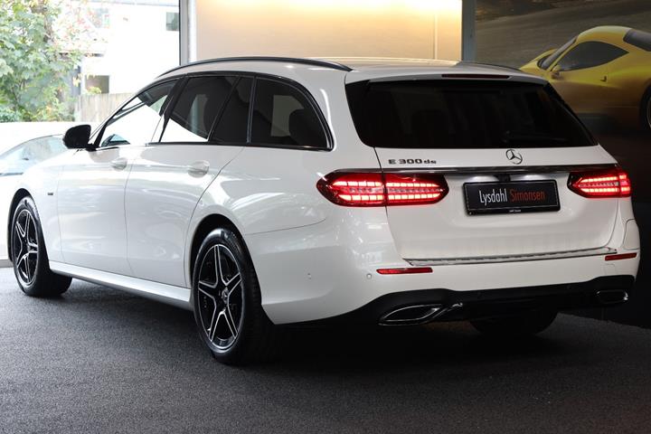 Hvid Mercedes E300 de fra 2020