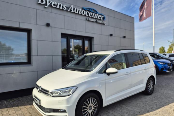 Hvid VW Touran fra 2020