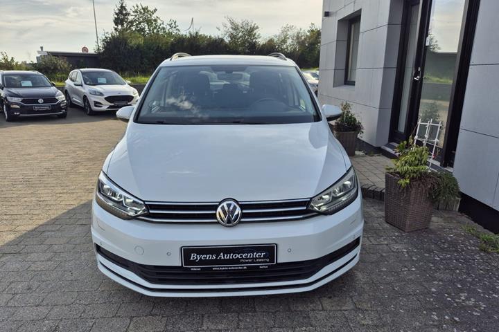 Hvid VW Touran fra 2020