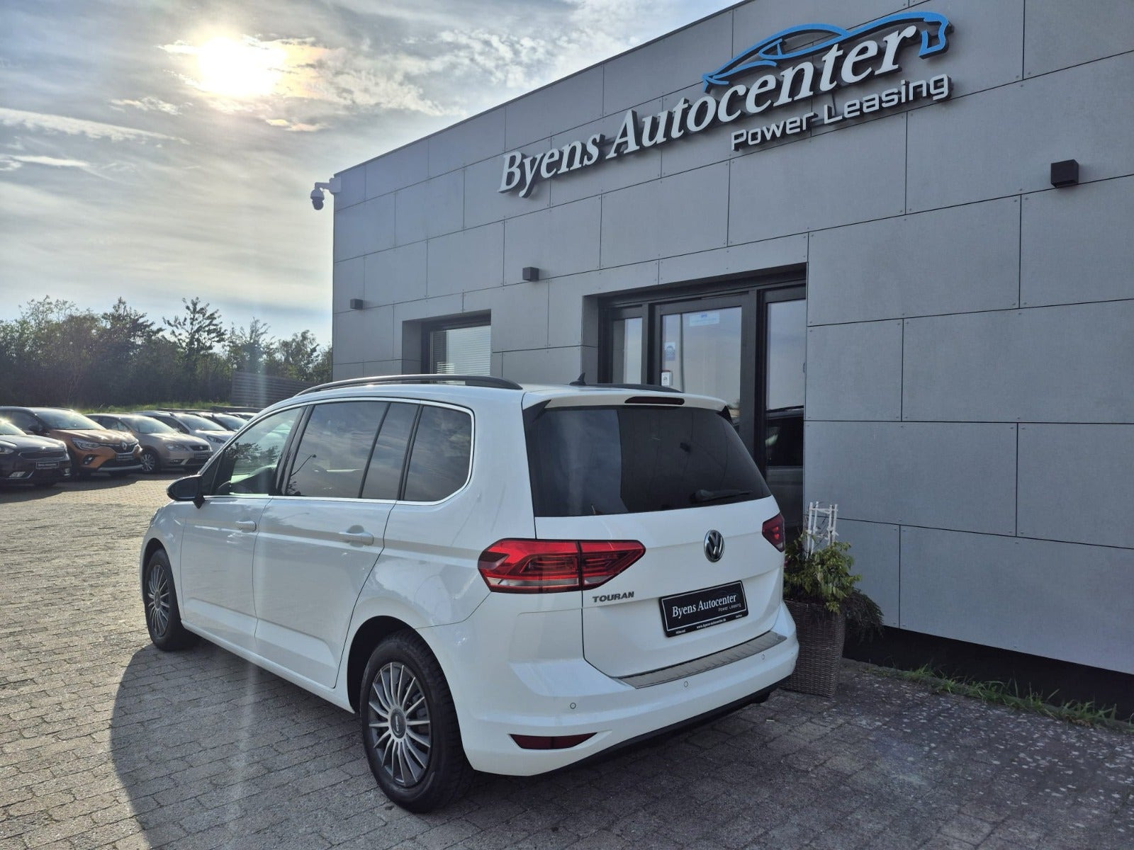 Hvid VW Touran fra 2020