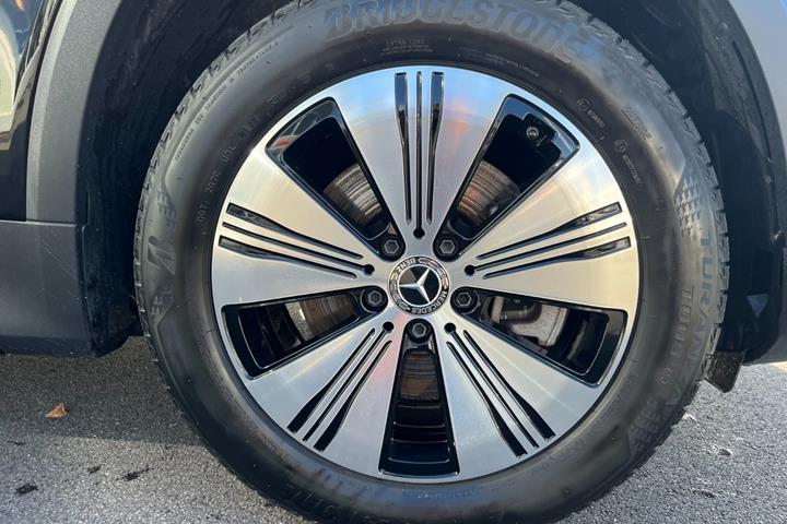 undefined Mercedes EQB300 fra 2023