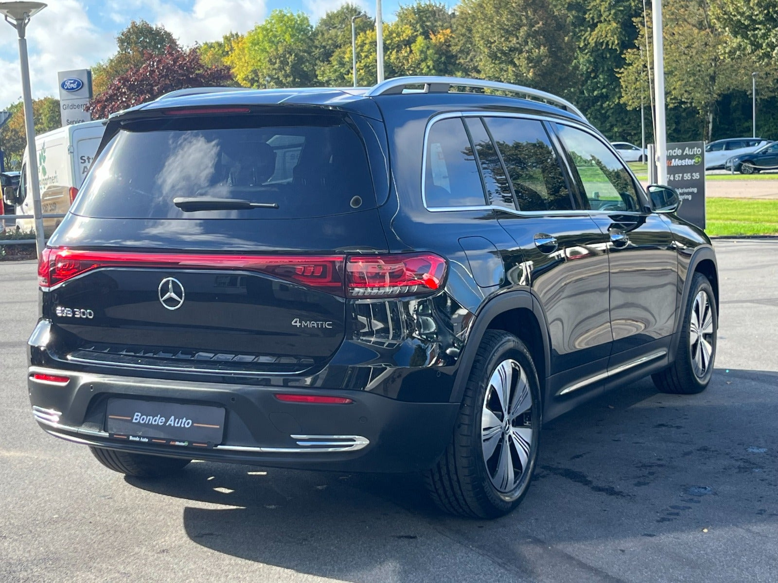 undefined Mercedes EQB300 fra 2023