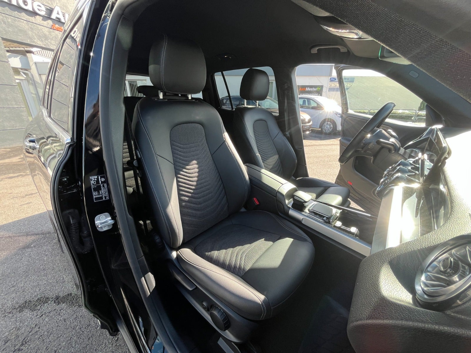 undefined Mercedes EQB300 fra 2023